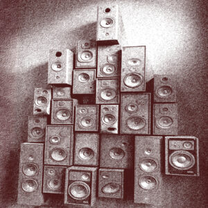 2 muur met speakers alles grauwrood